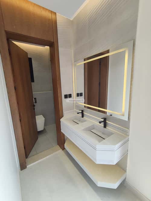 فيلا 257 متر مربع شمالية غربية على شارع 15م الرحمانية، شرق جدة، جدة