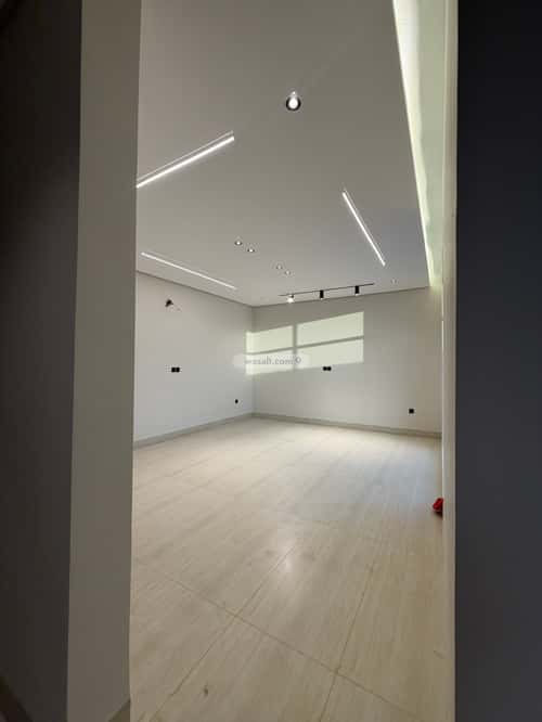 فيلا 283 متر مربع جنوبية على شارع 18م الشروق، الدمام