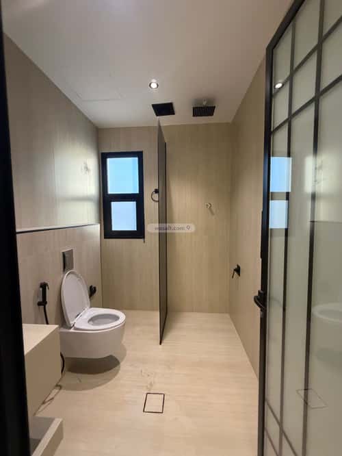 فيلا 283 متر مربع جنوبية على شارع 18م الشروق، الدمام