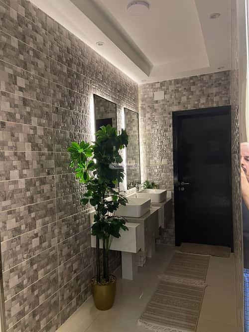 فيلا 750 متر مربع شرقية على شارع 20م الزهور، أبها