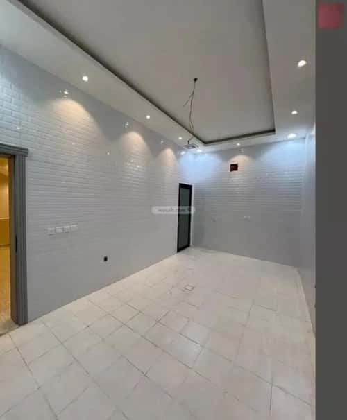 فيلا 390 متر مربع شمالية على شارع 30م البحيرة، الخبر