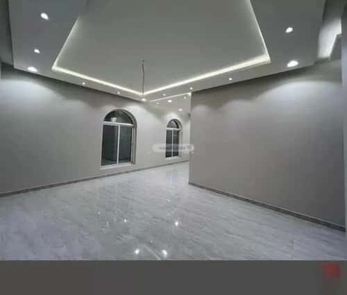 فيلا 390 متر مربع شمالية على شارع 30م البحيرة، الخبر