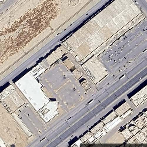 معرض للإيجار الجامعة، الخرج