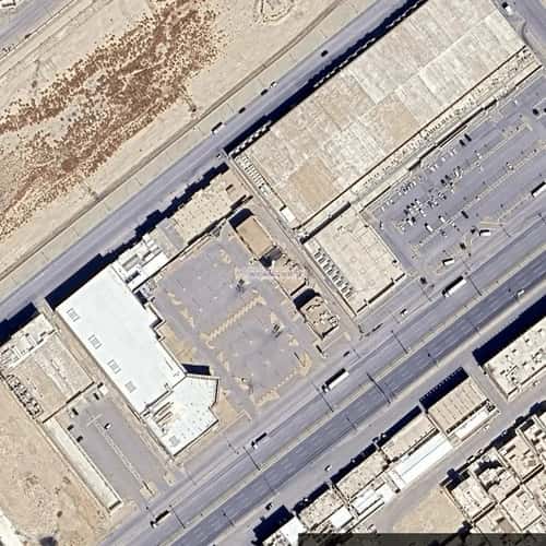 معرض للإيجار الجامعة، الخرج