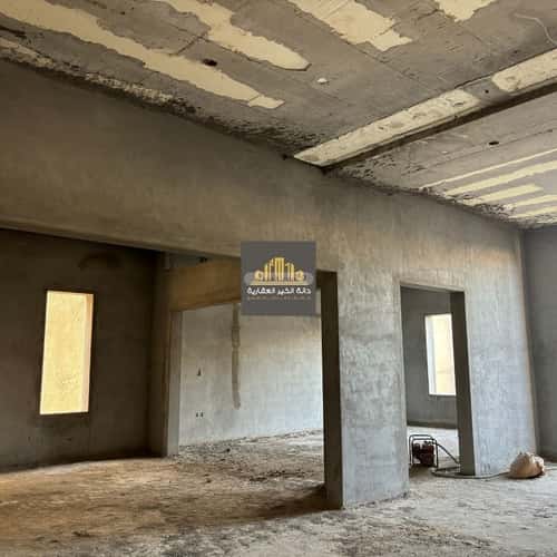 فيلا 700 متر مربع شرقية على شارع 30م الحسام، الدمام