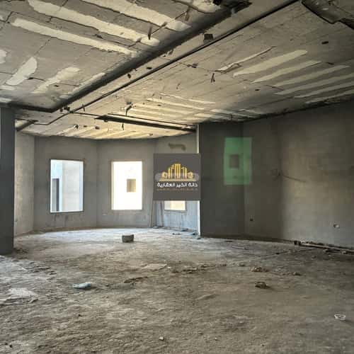 فيلا 700 متر مربع شرقية على شارع 30م الحسام، الدمام