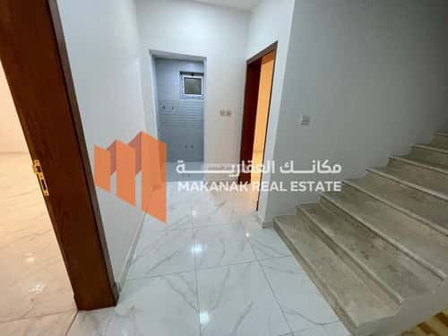 فيلا 242 متر مربع غربية على شارع 20م ضاحية الملك فهد، الدمام