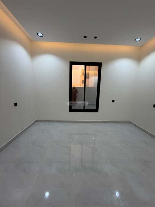 Villa 375 SQM Facing North on 20m Width Street The Light, Khamis Mushait