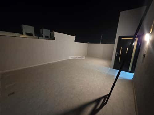 فيلا 300 متر مربع شرقية على شارع 15م الجنادرية، شرق الرياض، الرياض