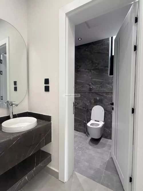 فيلا 250 متر مربع غربية على شارع 24م ضاحية الملك فهد، الدمام