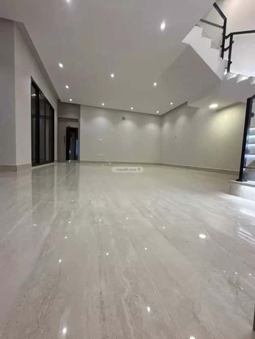 فيلا 250 متر مربع شرقية على شارع 24م ضاحية الملك فهد، الدمام