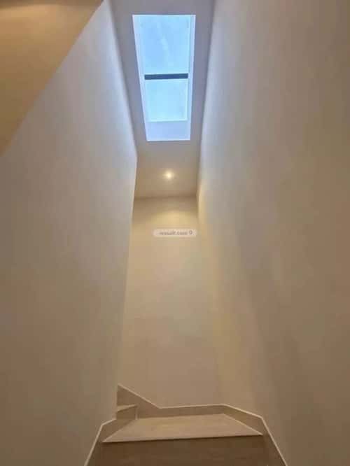 فيلا 256 متر مربع جنوبية على شارع 15م 1النرجس، القطيف