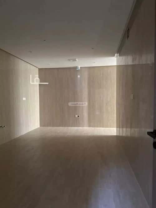 فيلا 243 متر مربع شمالية على شارع 24م ضاحية الملك فهد، الدمام