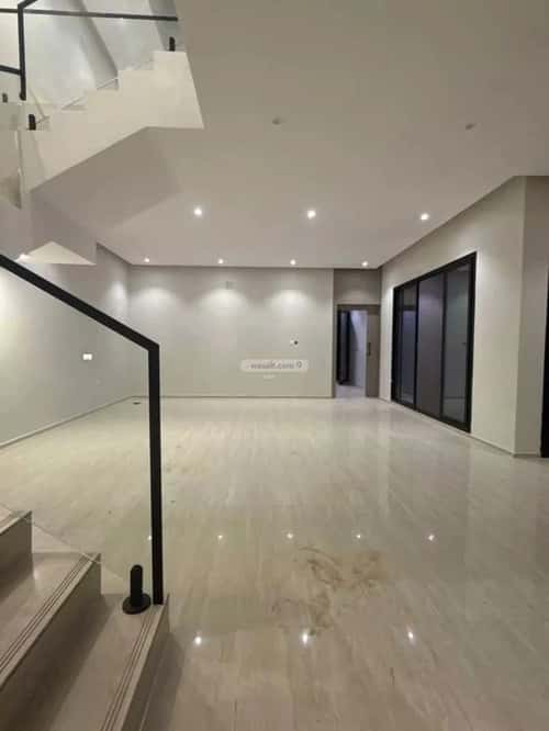 فيلا 250 متر مربع ثلاثة شوارع على شارع 24م ضاحية الملك فهد، الدمام