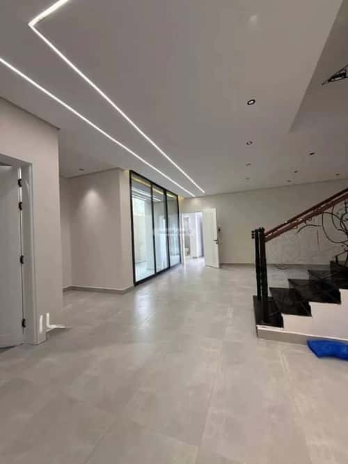 فيلا 250 متر مربع غربية على شارع 24م ضاحية الملك فهد، الدمام