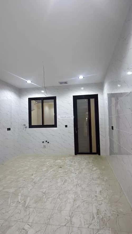 فيلا 244 متر مربع جنوبية على شارع 18م ضاحية الملك فهد، الدمام