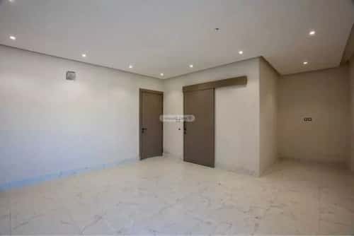 Villa 250 SQM Facing South on 18m Width Street King Fahad Dist, Aldammam