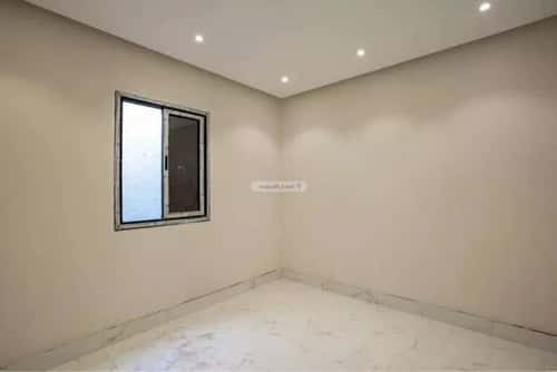 فيلا 250 متر مربع جنوبية على شارع 18م ضاحية الملك فهد، الدمام