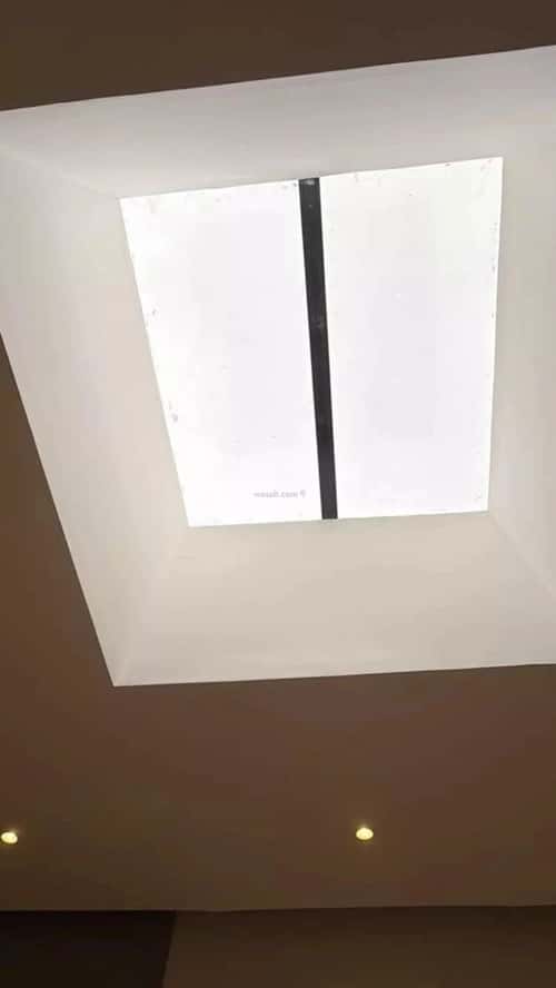 فيلا 243 متر مربع شمالية شرقية على شارع 24م ضاحية الملك فهد، الدمام