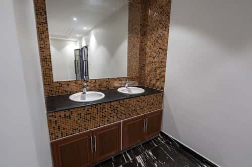 شقة 182 متر مربع ب 3 غرف الحمراء، الخبر