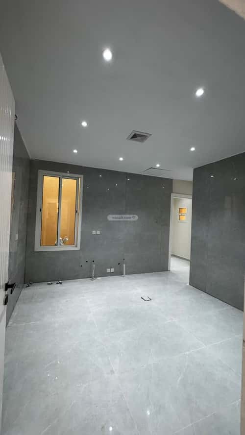 Floor 180 SQM with 5 Bedrooms Al-Janadriyah, East Riyadh, Riyadh