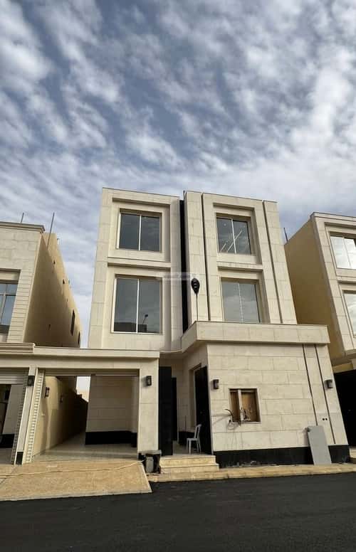 دور 180 متر مربع ب 5 غرف الجنادرية، شرق الرياض، الرياض