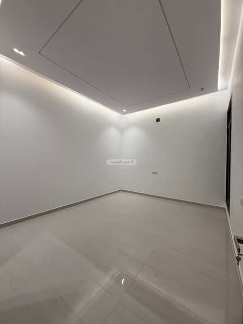 فيلا 302 متر مربع شرقية على شارع 20م الندوة، شرق الرياض، الرياض