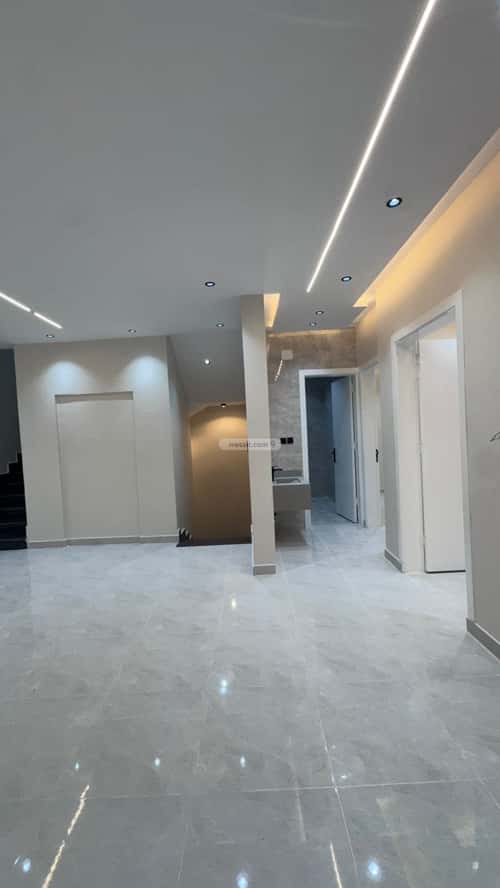 Villa 300 SQM Facing South East on 12m Width Street Rayyadh, Alttayif