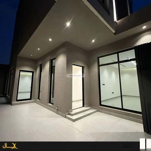 فيلا 327 متر مربع شرقية على شارع 15م العارض، شمال الرياض، الرياض