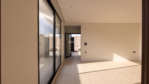 فيلا 448 متر مربع شمالية على شارع 15م الشروق، الدمام