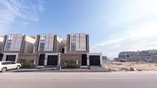 فيلا 448 متر مربع شمالية على شارع 15م الشروق، الدمام