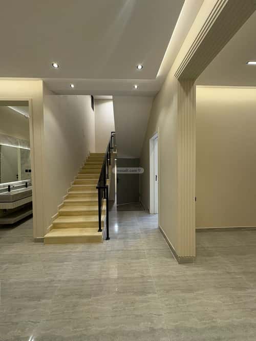 فيلا 200 متر مربع شرقية على شارع 15م العريجاء الغربي، غرب الرياض، الرياض