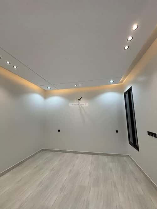 Floor 204 SQM with 6 Bedrooms Ar Rabie, Khamis Mushait