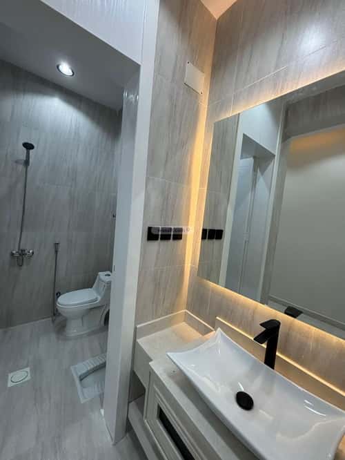 Floor 212 SQM with 6 Bedrooms Ar Rabie, Khamis Mushait