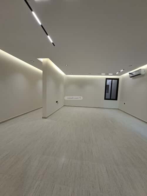 Floor with 5 Bedrooms Al-Janadriyah, East Riyadh, Riyadh