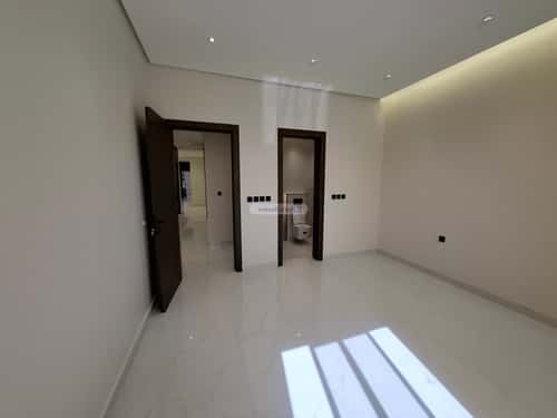 Floor 92 SQM with 5 Bedrooms Al-Janadriyah, East Riyadh, Riyadh