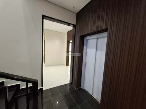 Floor 212 SQM with 5 Bedrooms Al-Janadriyah, East Riyadh, Riyadh