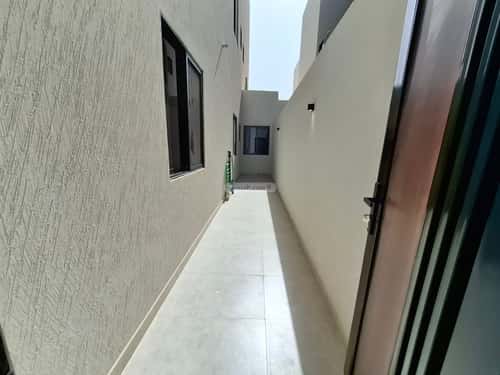Floor 212 SQM with 5 Bedrooms Al-Janadriyah, East Riyadh, Riyadh