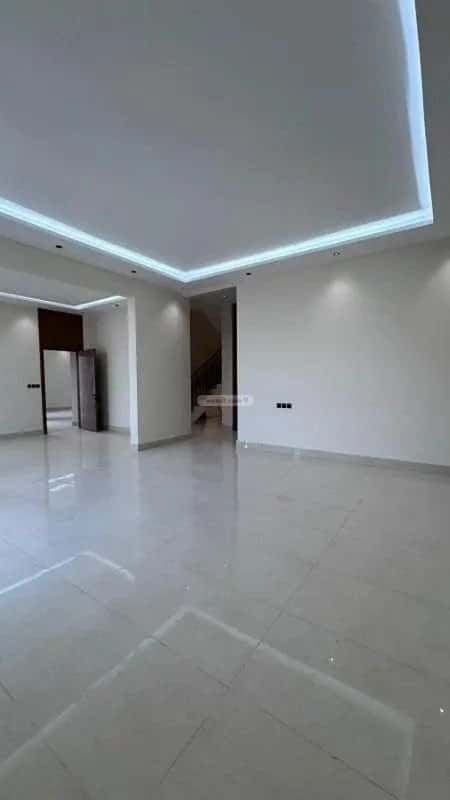 فيلا 266 متر مربع جنوبية شرقية على شارع 15م الرمال، شرق الرياض، الرياض