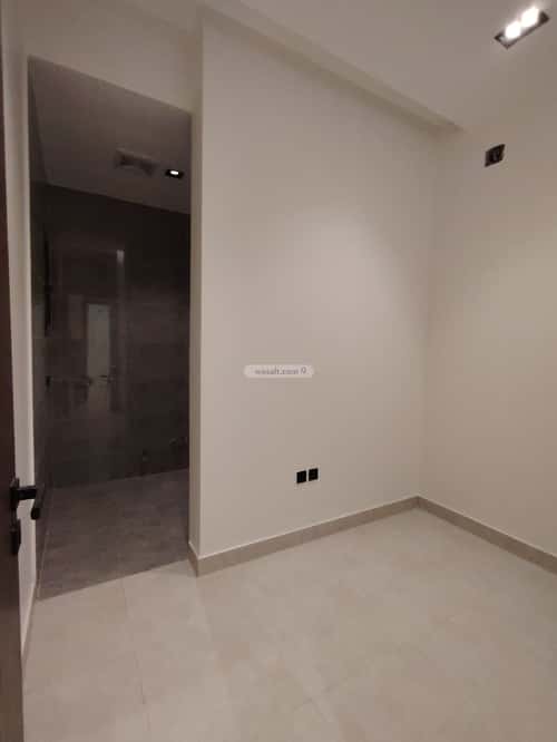 Floor 190 SQM with 5 Bedrooms Al-Muanisiyah, East Riyadh, Riyadh