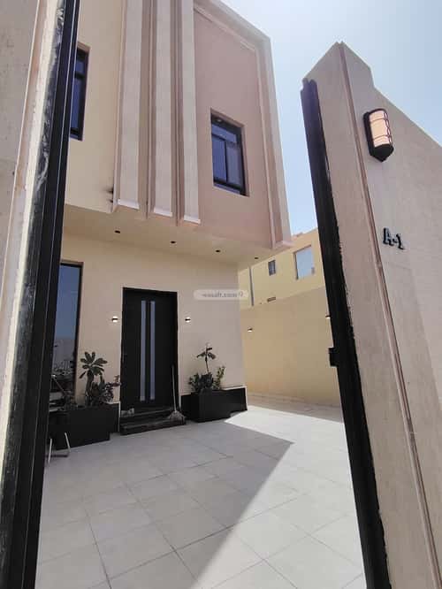 Floor 192 SQM with 5 Bedrooms Al-Muanisiyah, East Riyadh, Riyadh