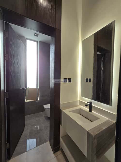 Floor 190 SQM with 5 Bedrooms Al-Muanisiyah, East Riyadh, Riyadh