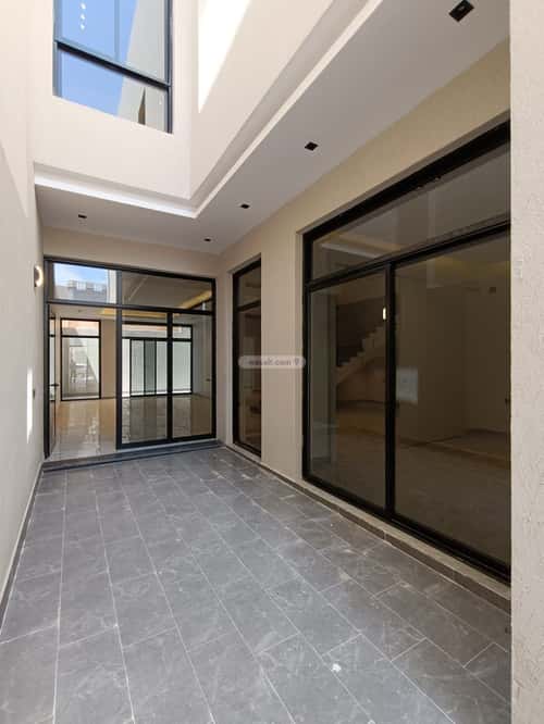 فيلا 321 متر مربع جنوبية على شارع 20م الملك فيصل، شرق الرياض، الرياض