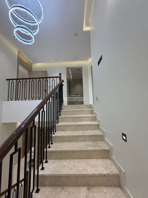 فيلا 338 متر مربع شمالية على شارع 20م الورود، خميس مشيط