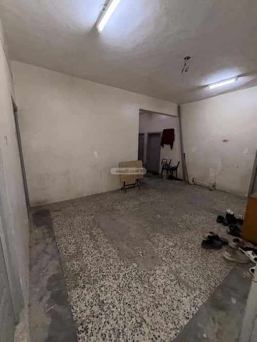 Building 325 SQM Facing North Al Khaleej, Aldammam