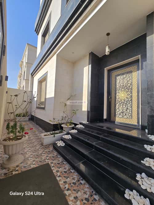 فيلا 295 متر مربع جنوبية غربية على شارع 15م الشراع، شمال جدة، جدة