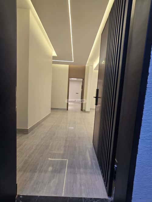 Floor 210 SQM with 5 Bedrooms Ar-Rimal, East Riyadh, Riyadh