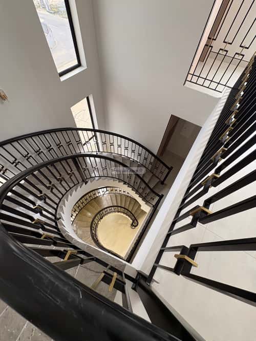 فيلا 449 متر مربع جنوبية على شارع 16م الشعلة، الدمام