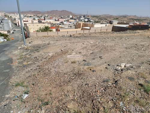 أرض 1178 متر مربع شمالية على شارع 15م القلت، الطائف