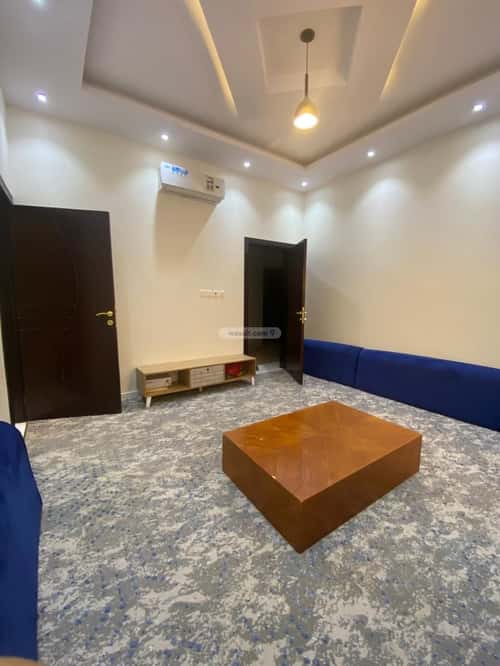 فيلا 687 متر مربع شمالية على شارع 20م الزهور، رماح